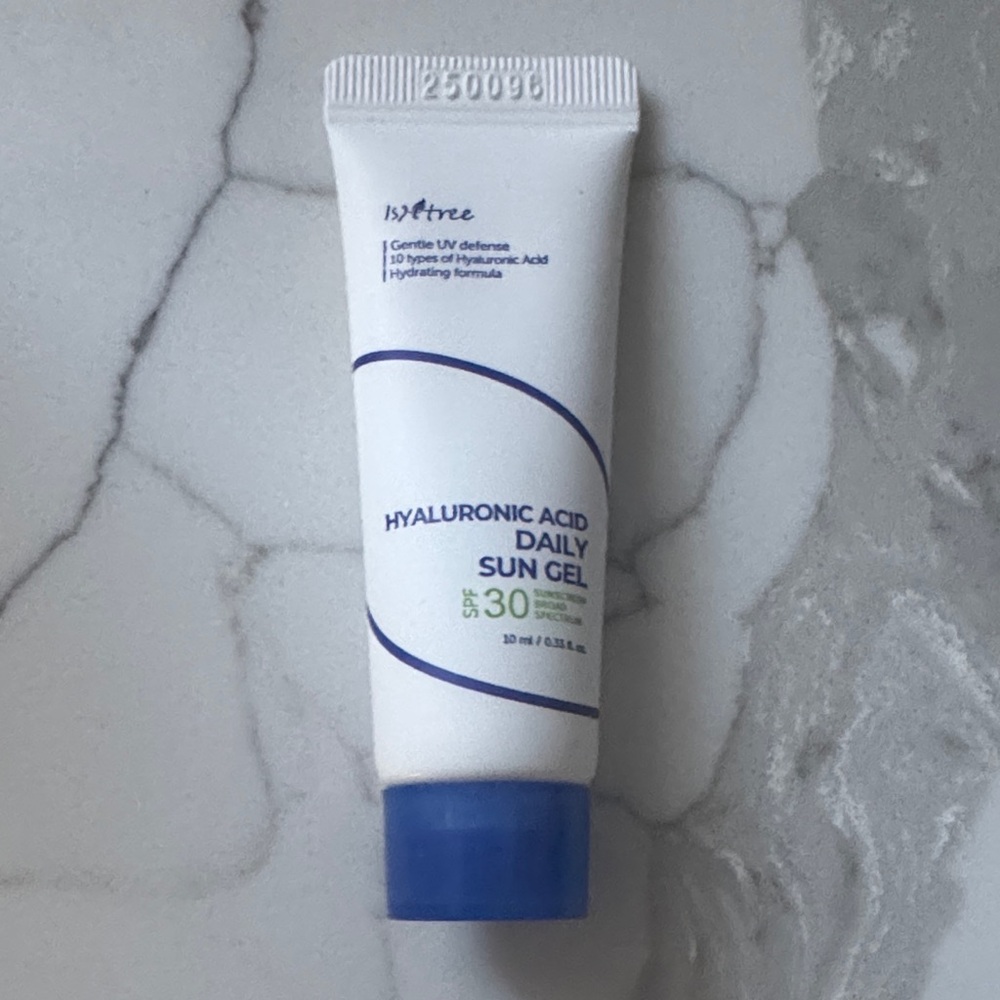 🌸5/$25🌸 Isntree hyaluronic acid daily sun gel